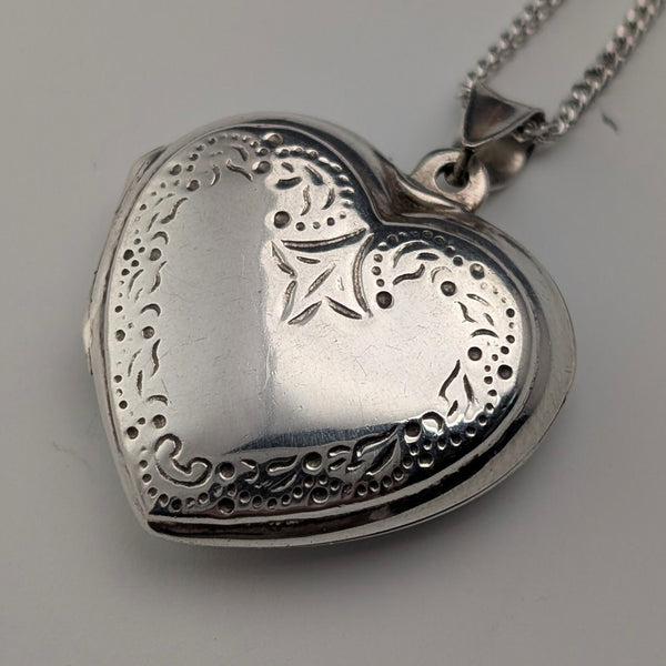 ヴィンテージ 純銀製 ハート型ロケットペンダント 純銀ネックレス付き 計7.3g